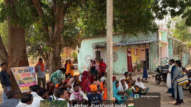 खेत बचाओ अभियान में किसानों को सूखा प्रबंधन और संतुलित उर्वरक उपयोग के बताए गए उपाय