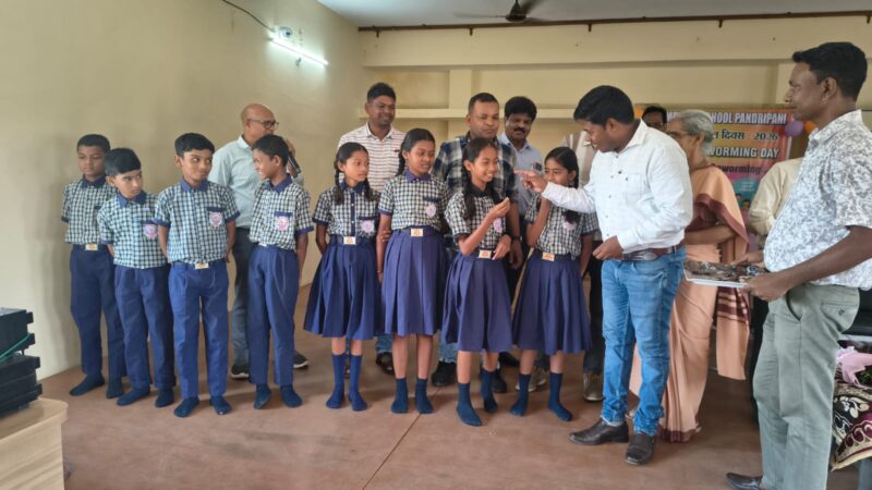 ठेठईटांगर में राष्ट्रीय कृमि मुक्ति दिवस अभियान की शुरुआत: बच्चों को खिलाई गई कृमि नाशक दवा